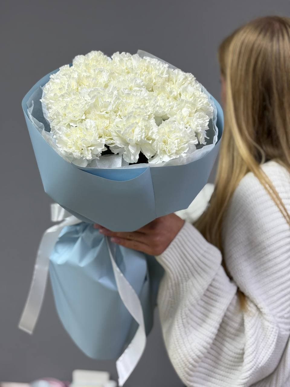 Bouquet of carnations "Morning"