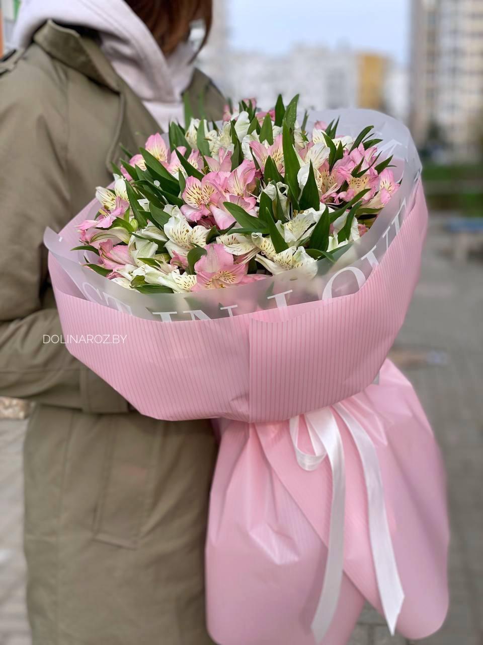 Bouquet of alstroemerias "White-pink mix 21"