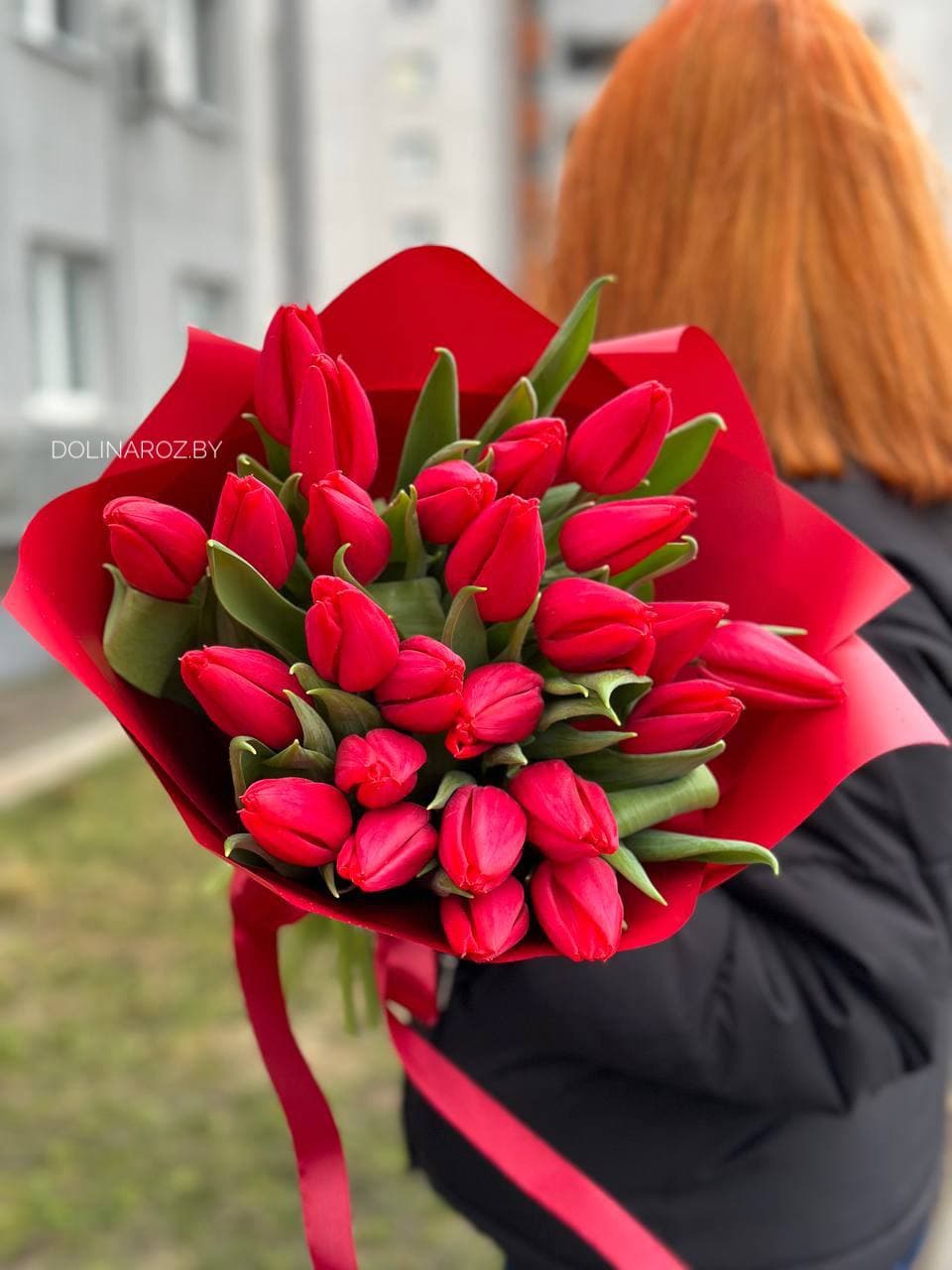 Bouquet of tulips "Red style"