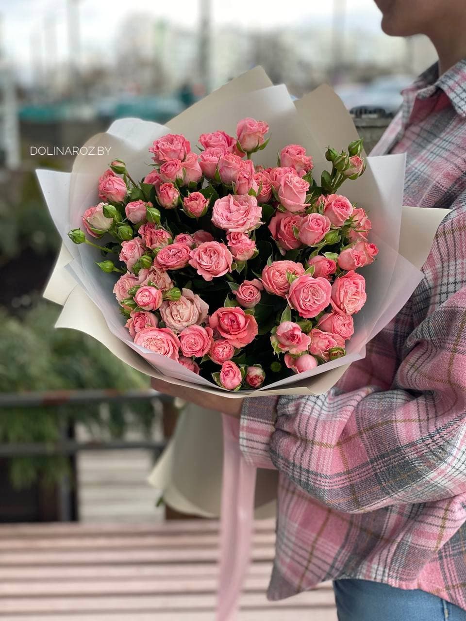 Букет кустовых роз "Бетси"