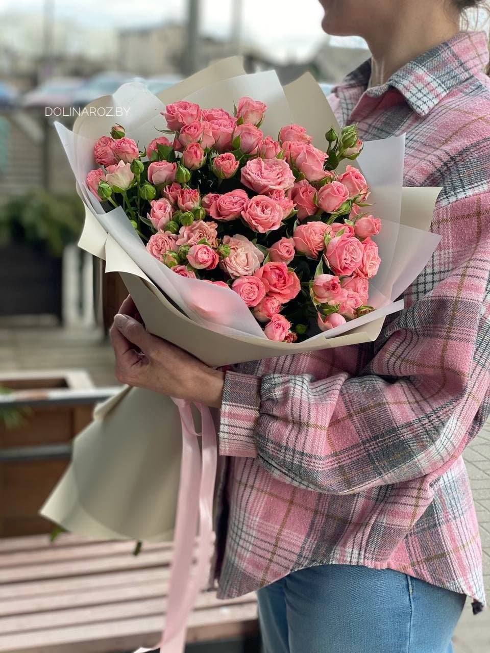 Букет кустовых роз "Бетси"