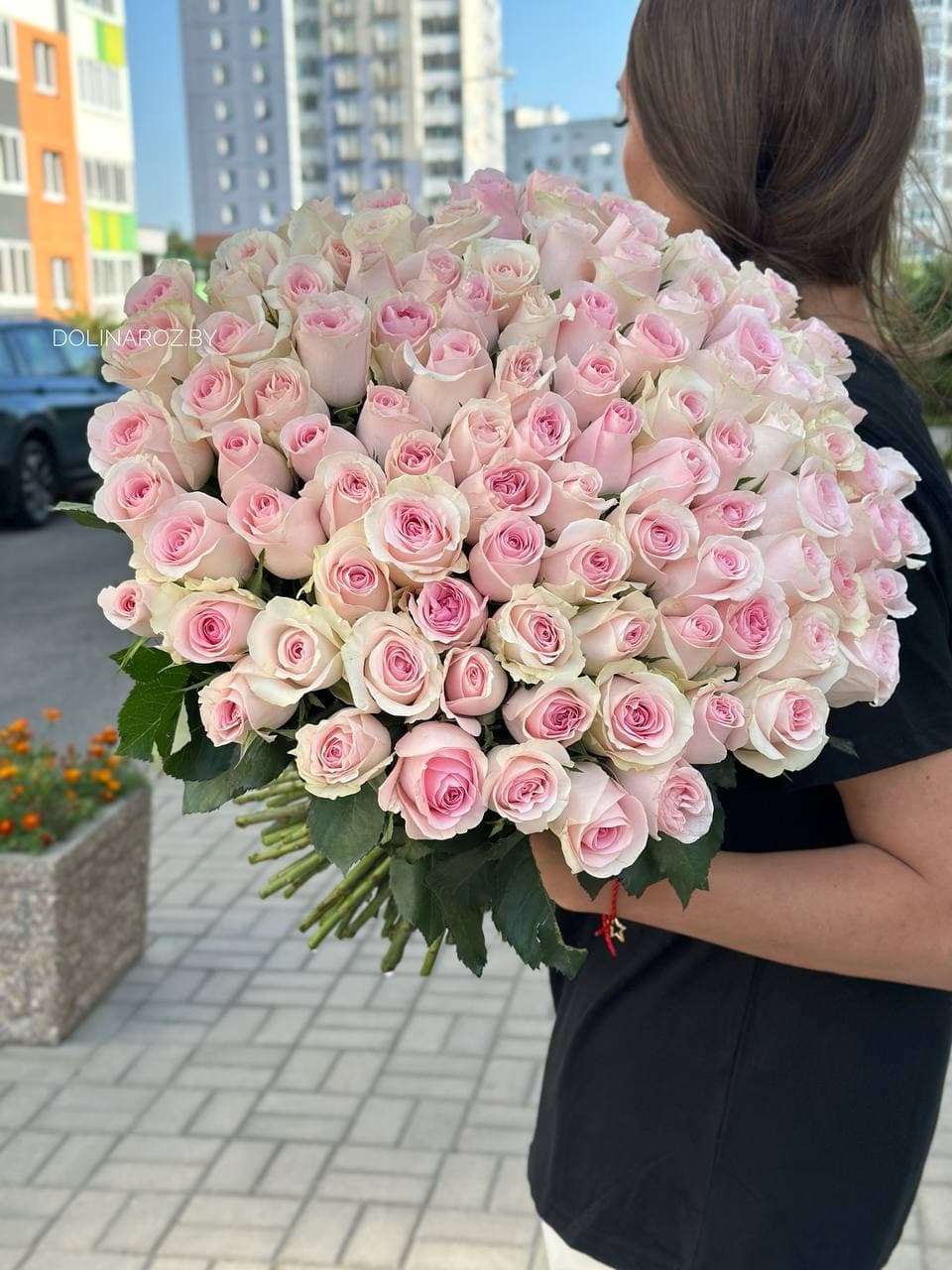 A bouquet of roses "Tenderness itself"