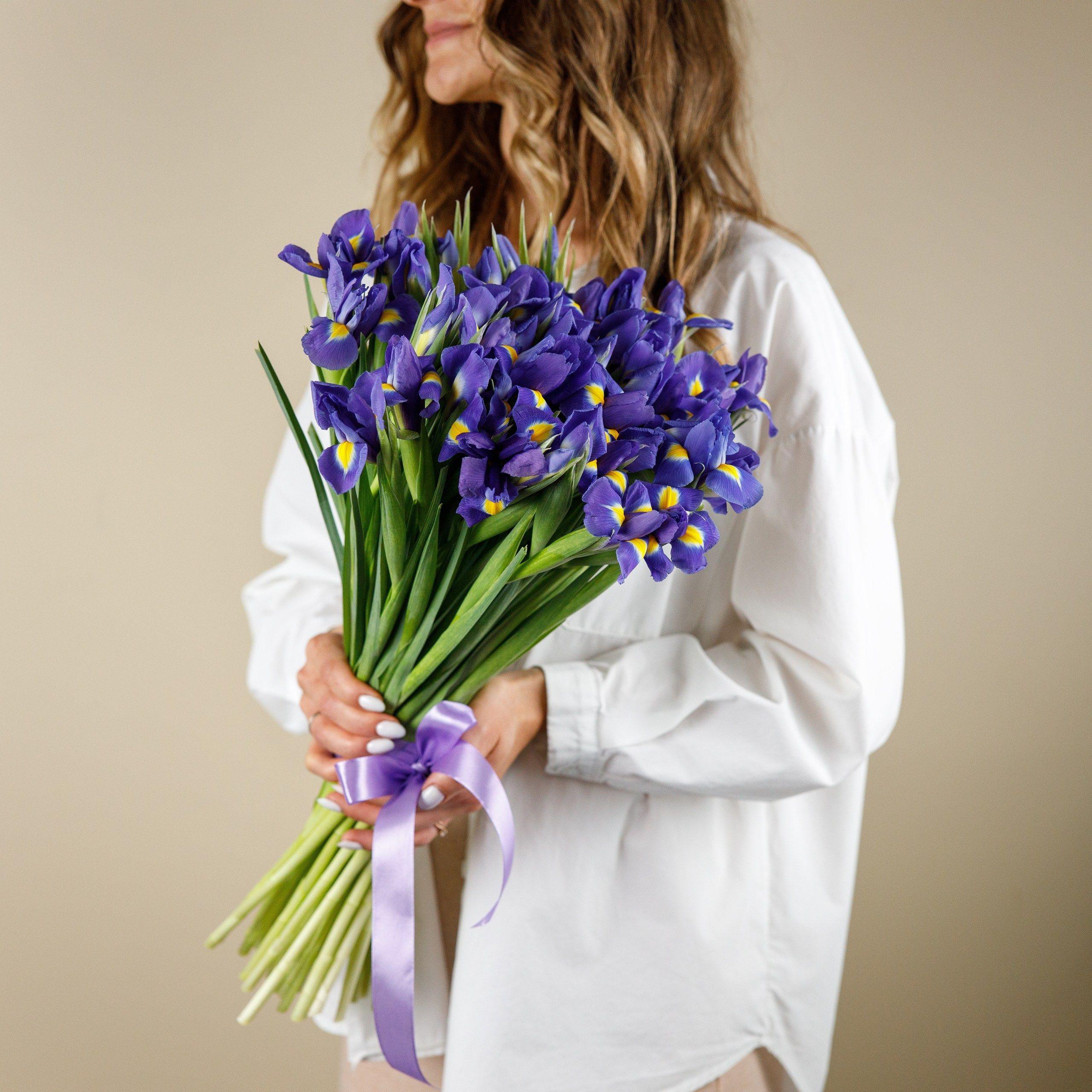 Bouquet of irises "Diana"