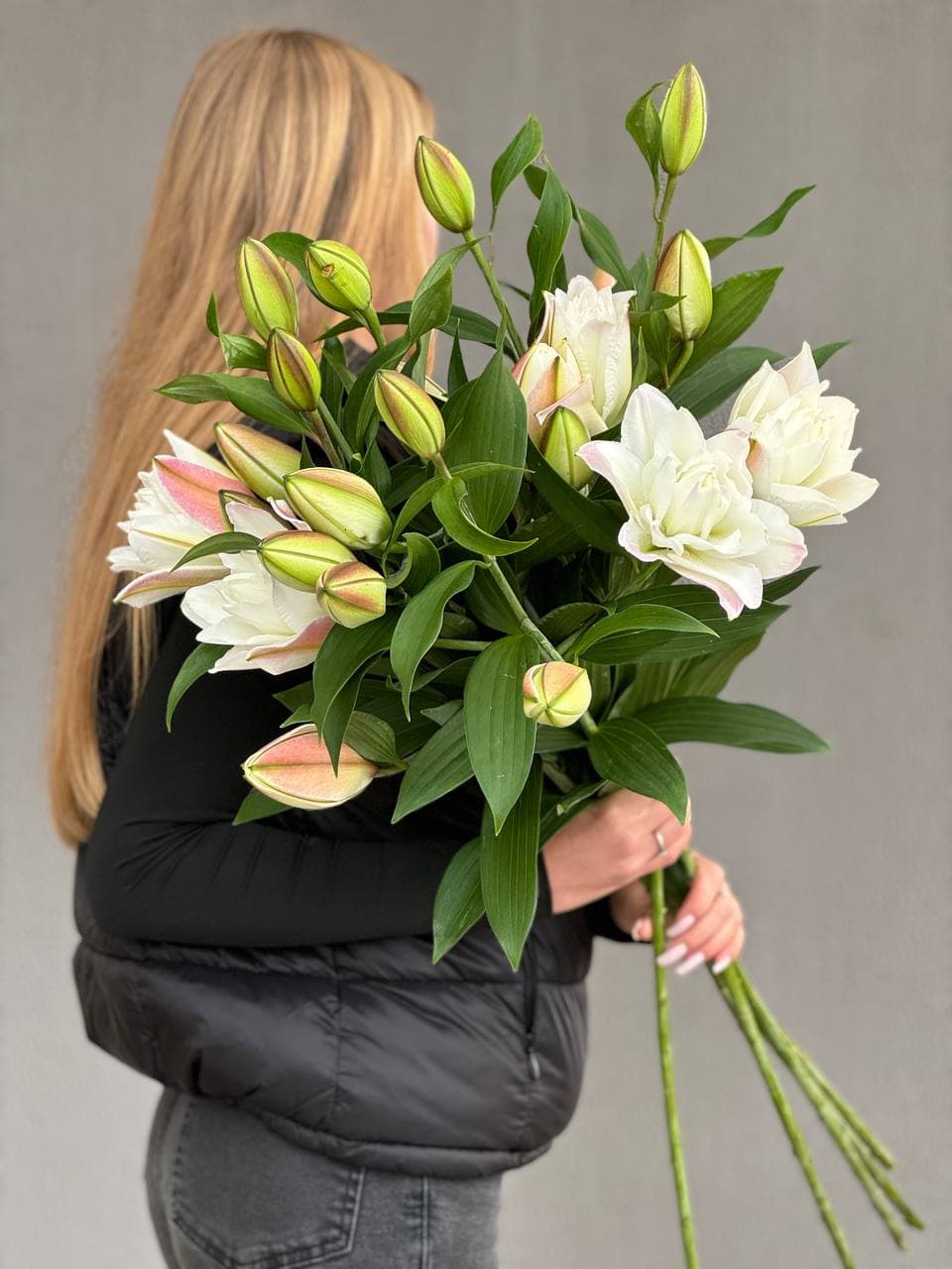Bouquet of lilies "Fragrant wine"