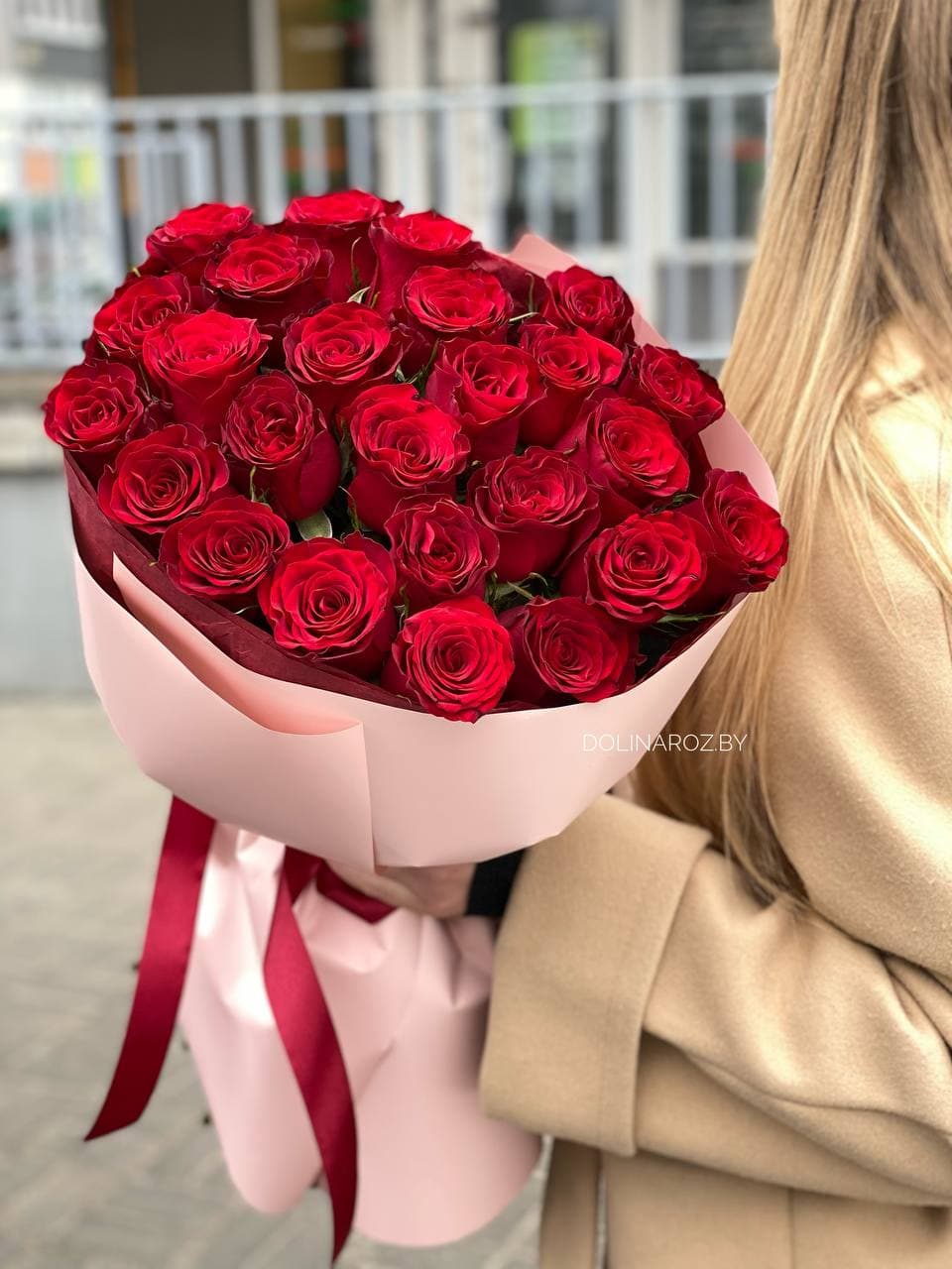 Bouquet of roses "Red Legend 25 with design"