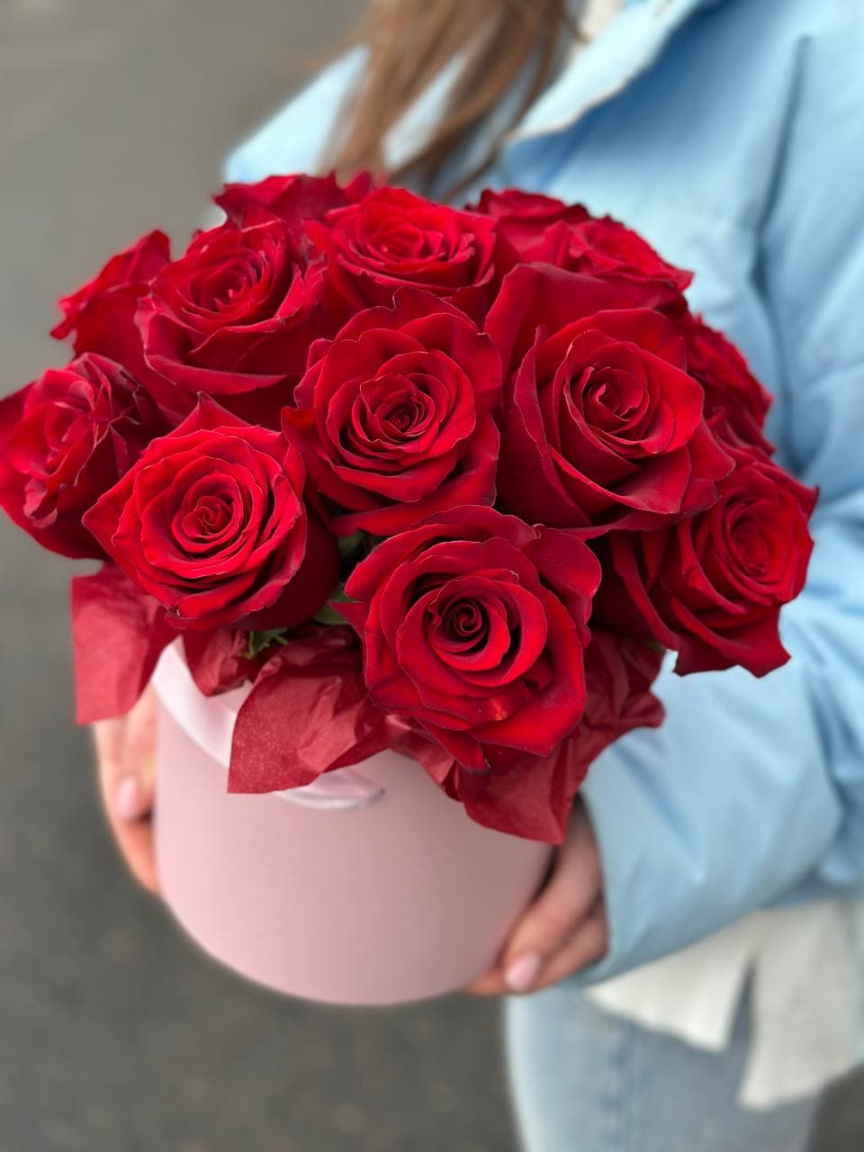 Розы в коробке "Эксплорер 15"