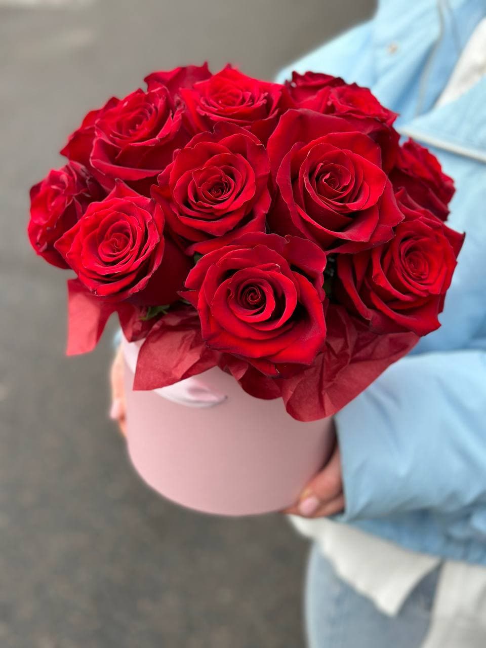 Розы в коробке "Эксплорер 15"