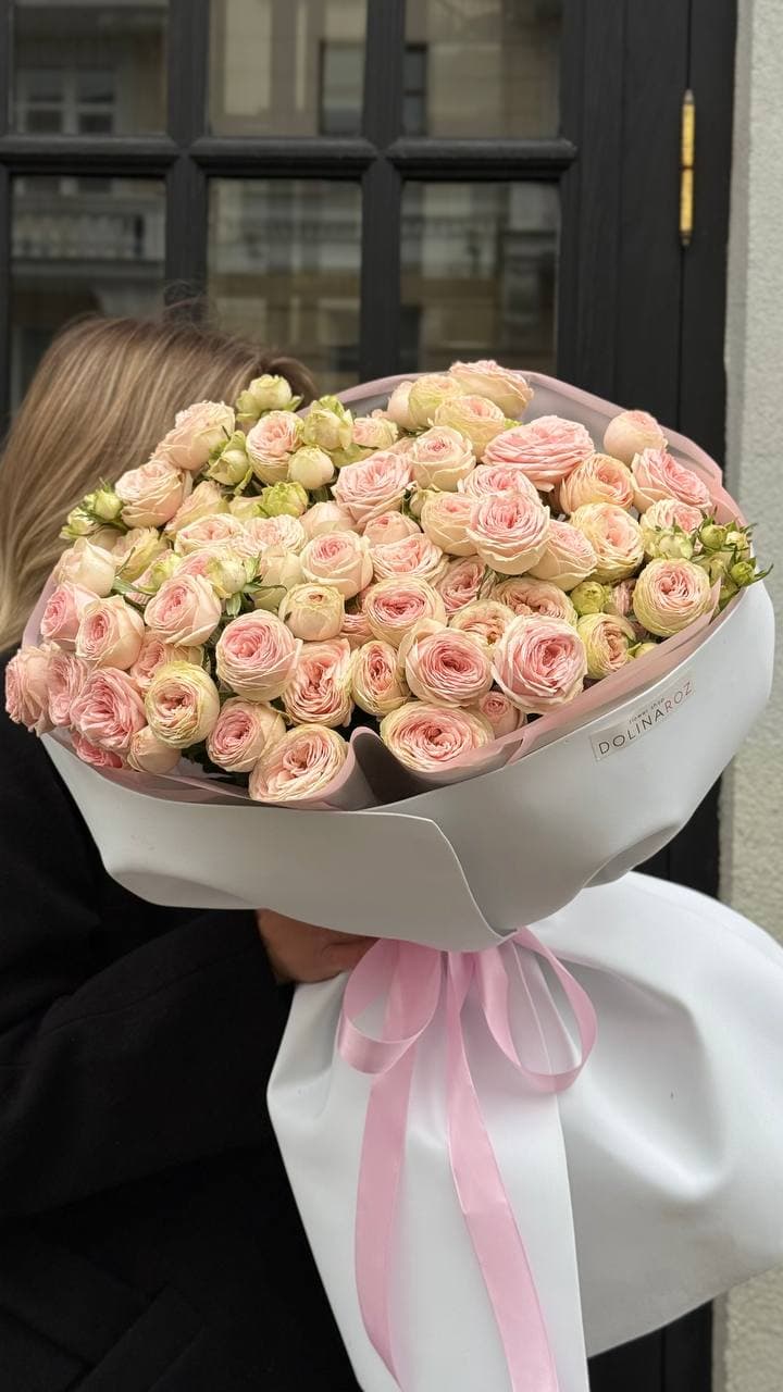 Букет кустовых роз "Свит Жизель 21"