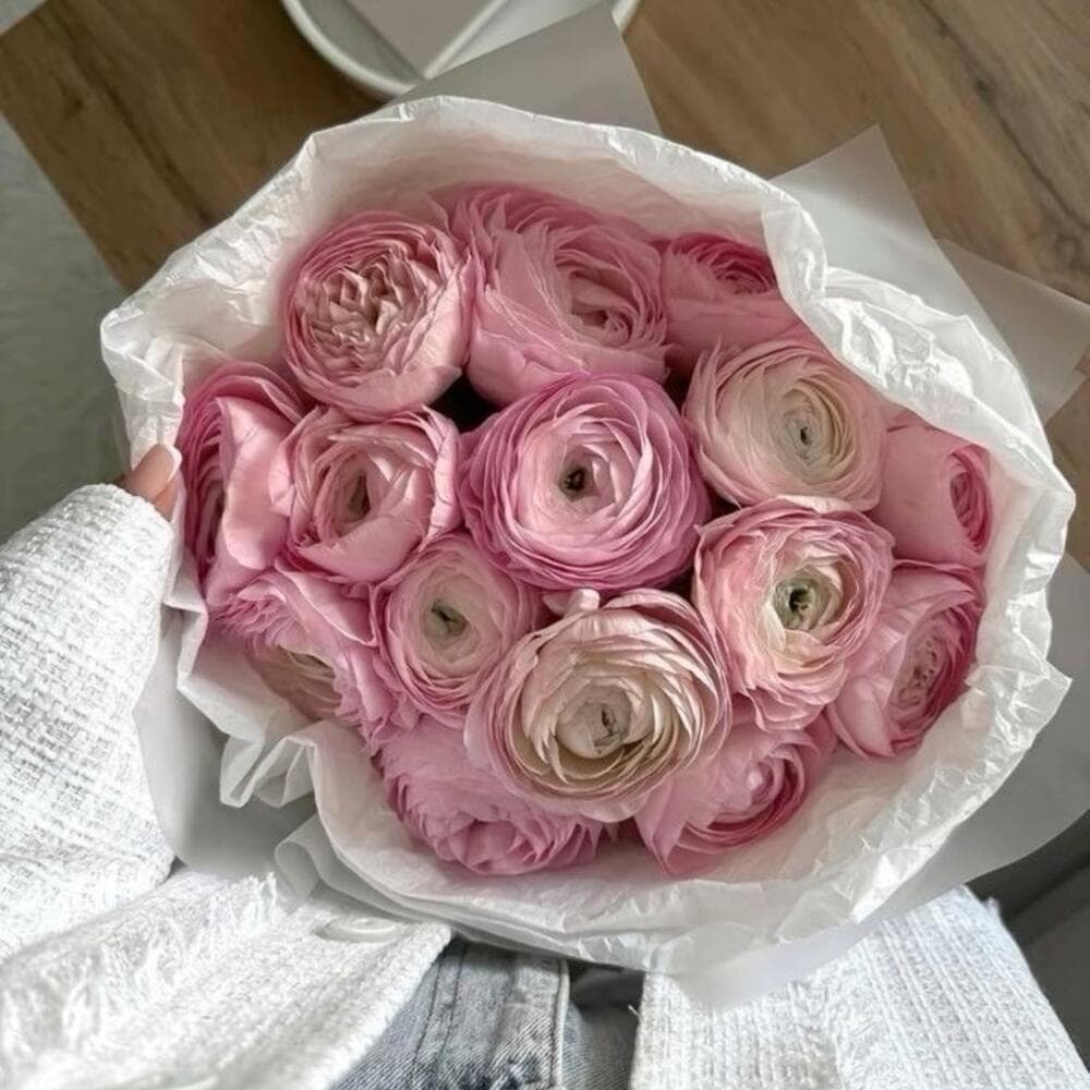 Букет ранункулюсов "15 розовых"