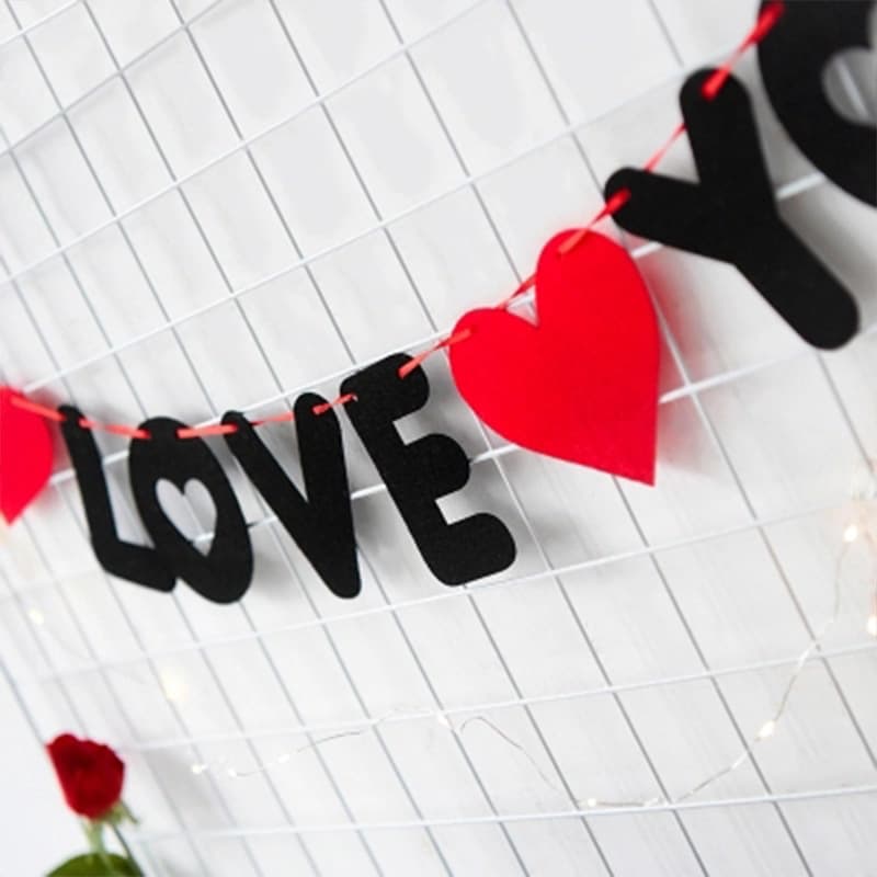 Felt garland "I love you" 100 cm