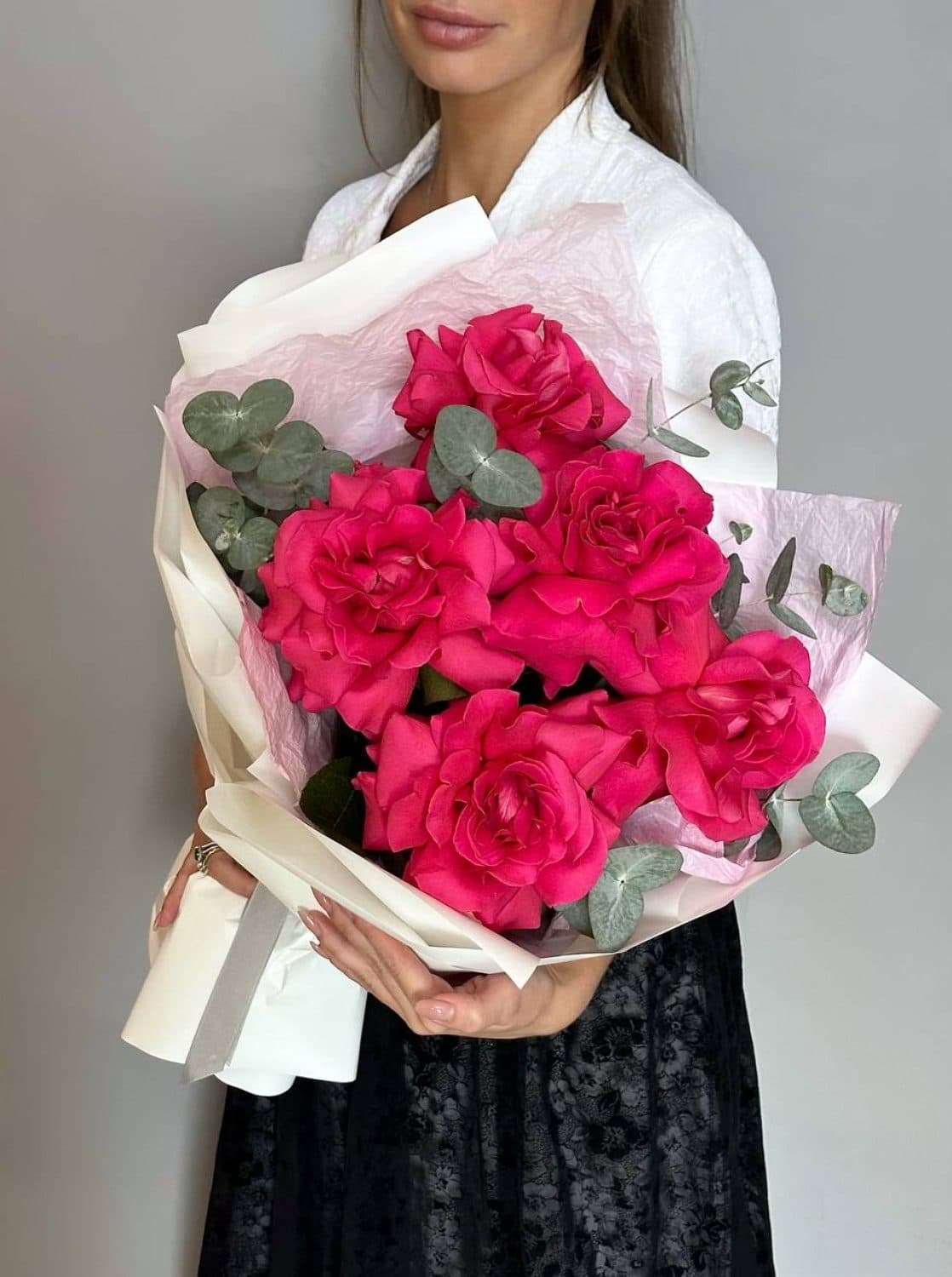 Букет французских роз "5 Пинк Флойд с эвкалиптом"