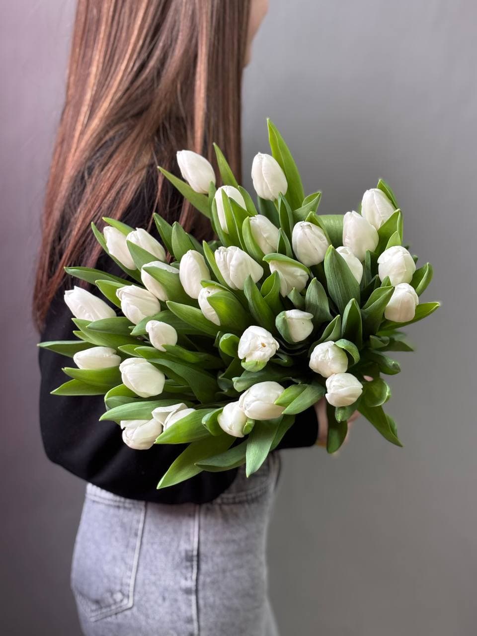 Тюльпан белый