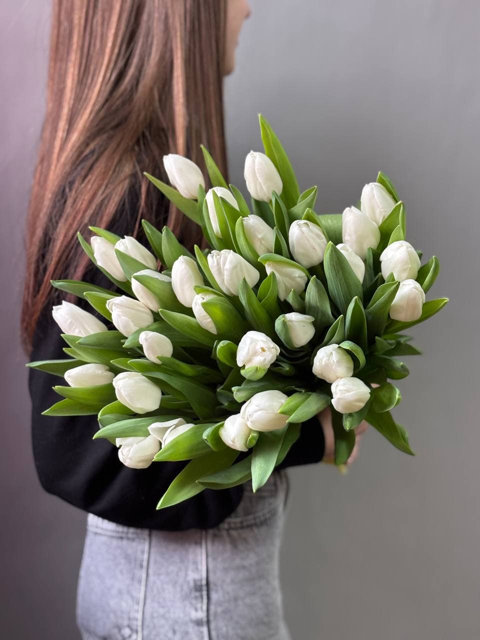 Тюльпан белый