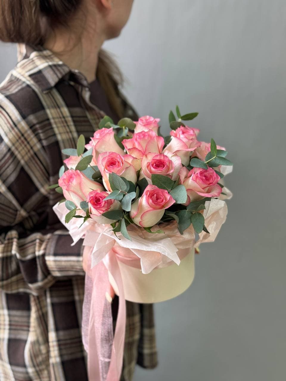 Розы в коробке "Джумилия 15"