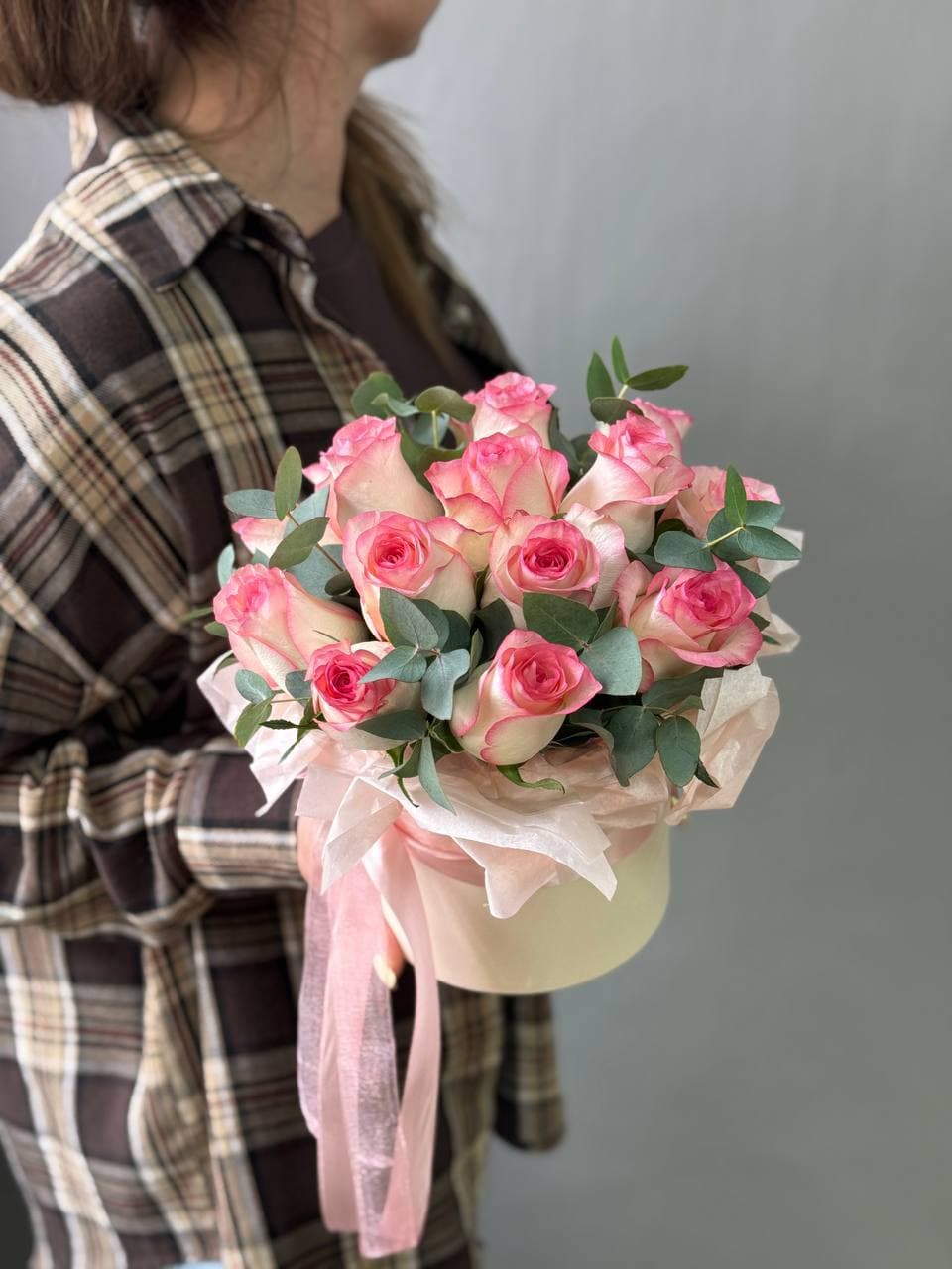 Розы в коробке "Джумилия 15"