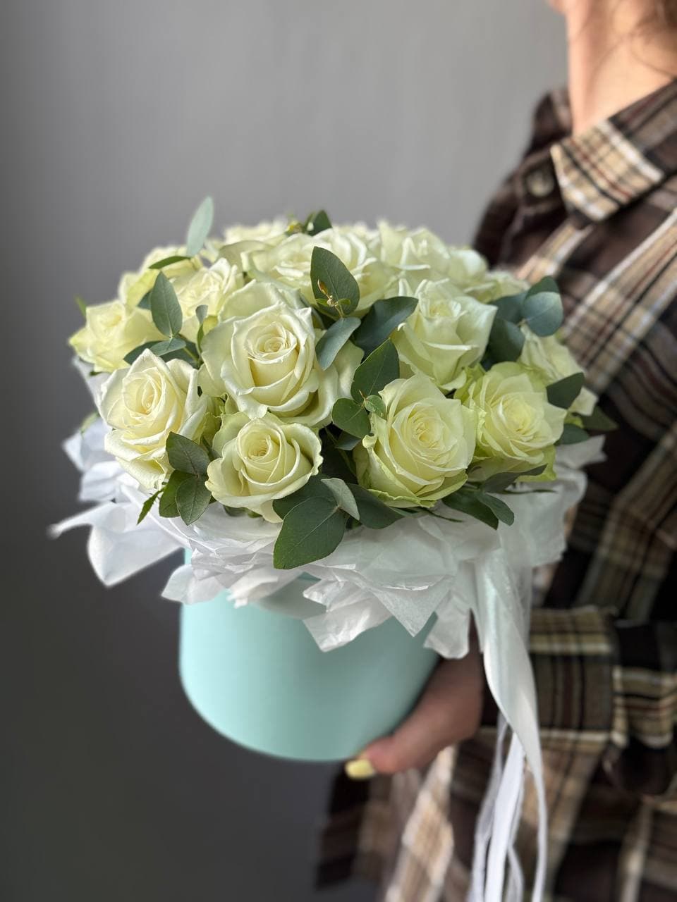 Розы в коробке "Белые 17"