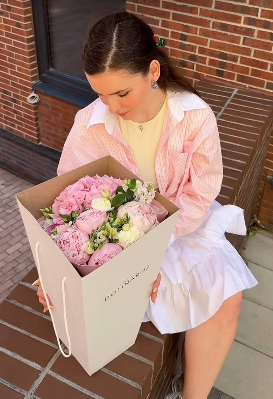Flower carrier