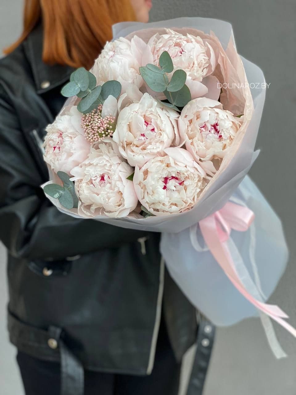 Bouquet of peonies "Awesome"